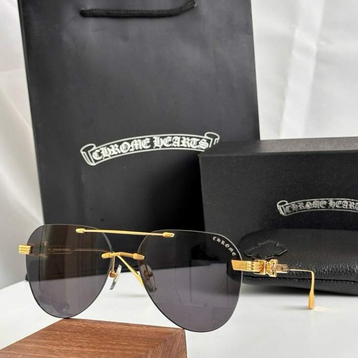 Picture of Chrome Hearts Sunglasses _SKUfw70120982fw